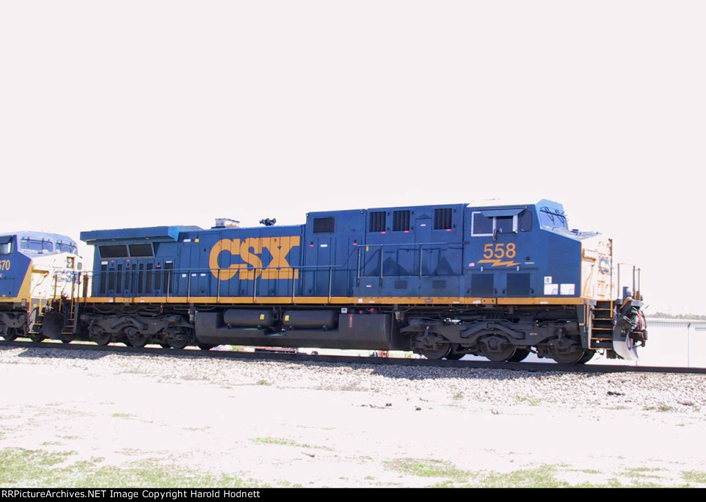 CSX 558